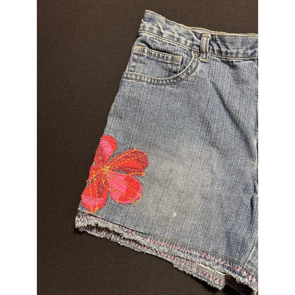 GAP Girls Size 14 Denim Shorts Floral Applique Embroidered Frayed Hem Y2K Boho